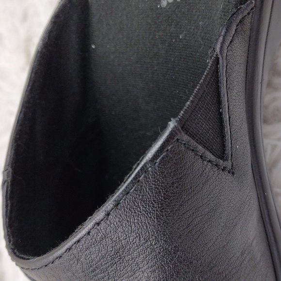 Clarks Black Leather Faux Button Strap Closed Toe Mid Heel Slip On Clog Shoe - Picture 13 of 16